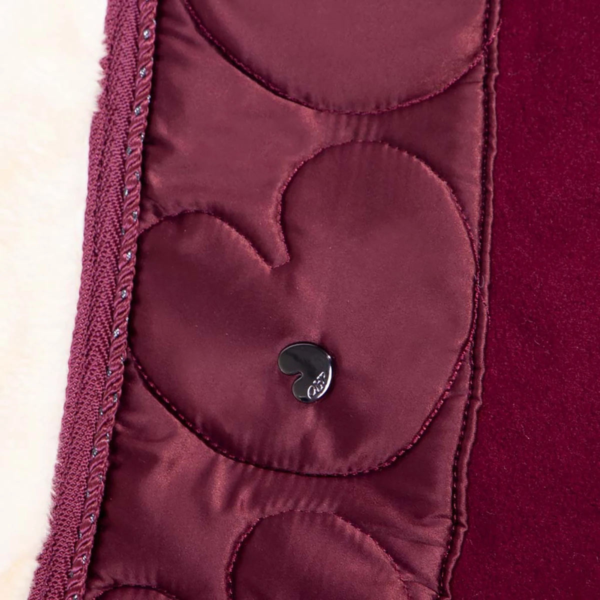 Deken QHP Lily Donkerrood - Afbeelding 2